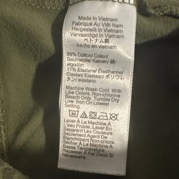 J. Crew Women’s Green Leopard Print 7/8 Leggings - Picture 5 of 5